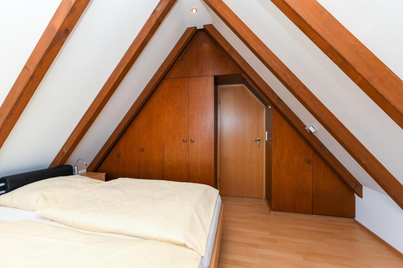 Hus Achtern Diek Bensersiel Esterno foto