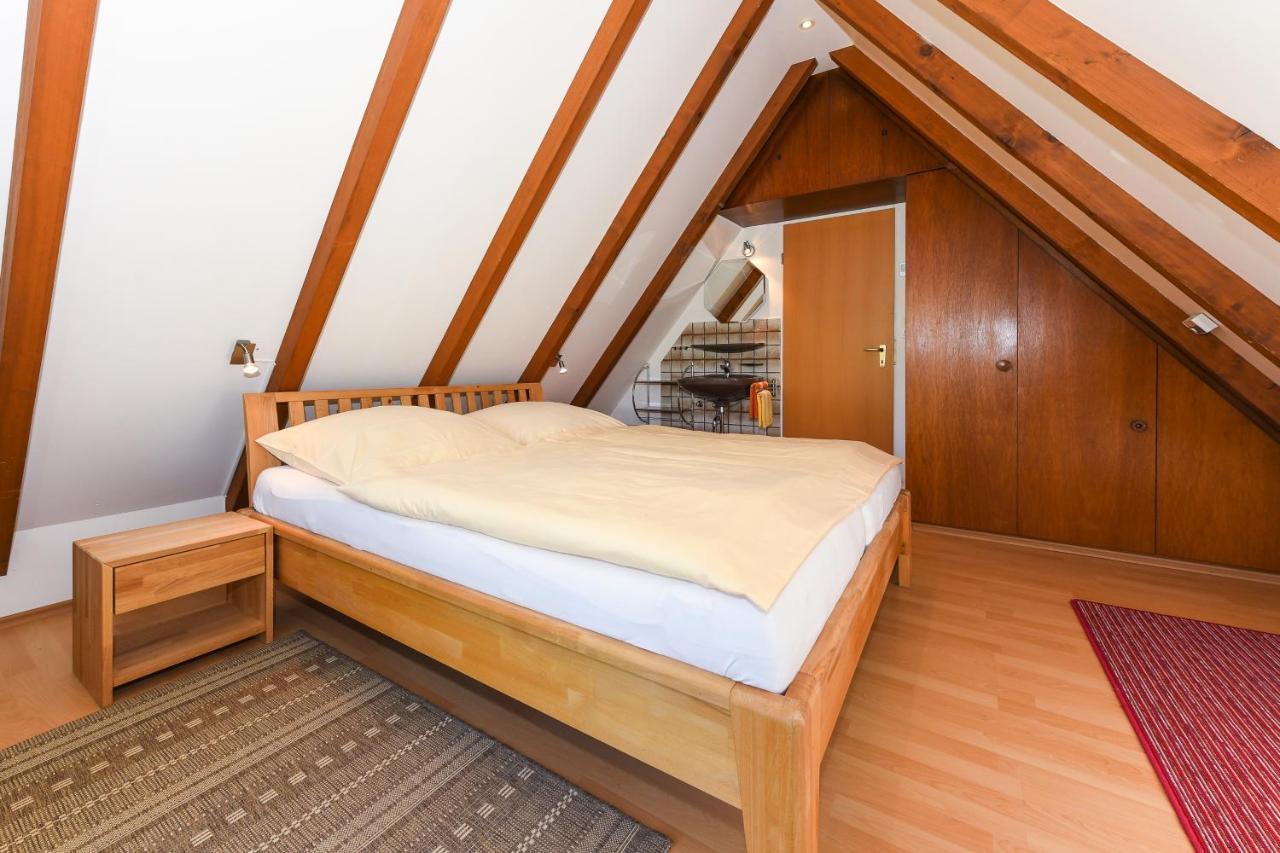 Hus Achtern Diek Bensersiel Esterno foto